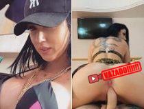 Pollyanna cavala sentando na piroca com força