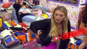 BÁRBARA HECK PAGANDO PEITINHO NO BBB 22